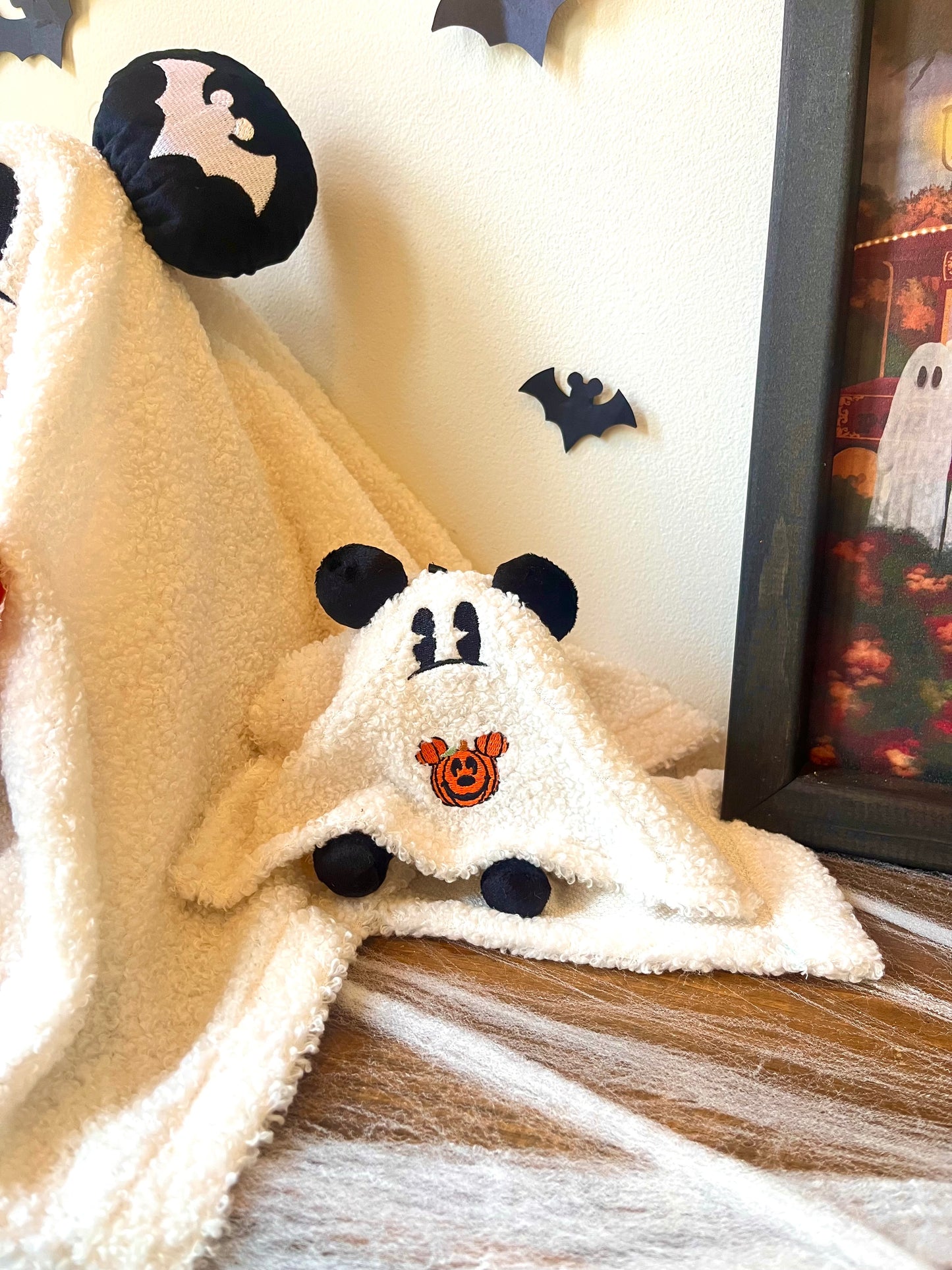 Mickey Ghosty keychain • pre order