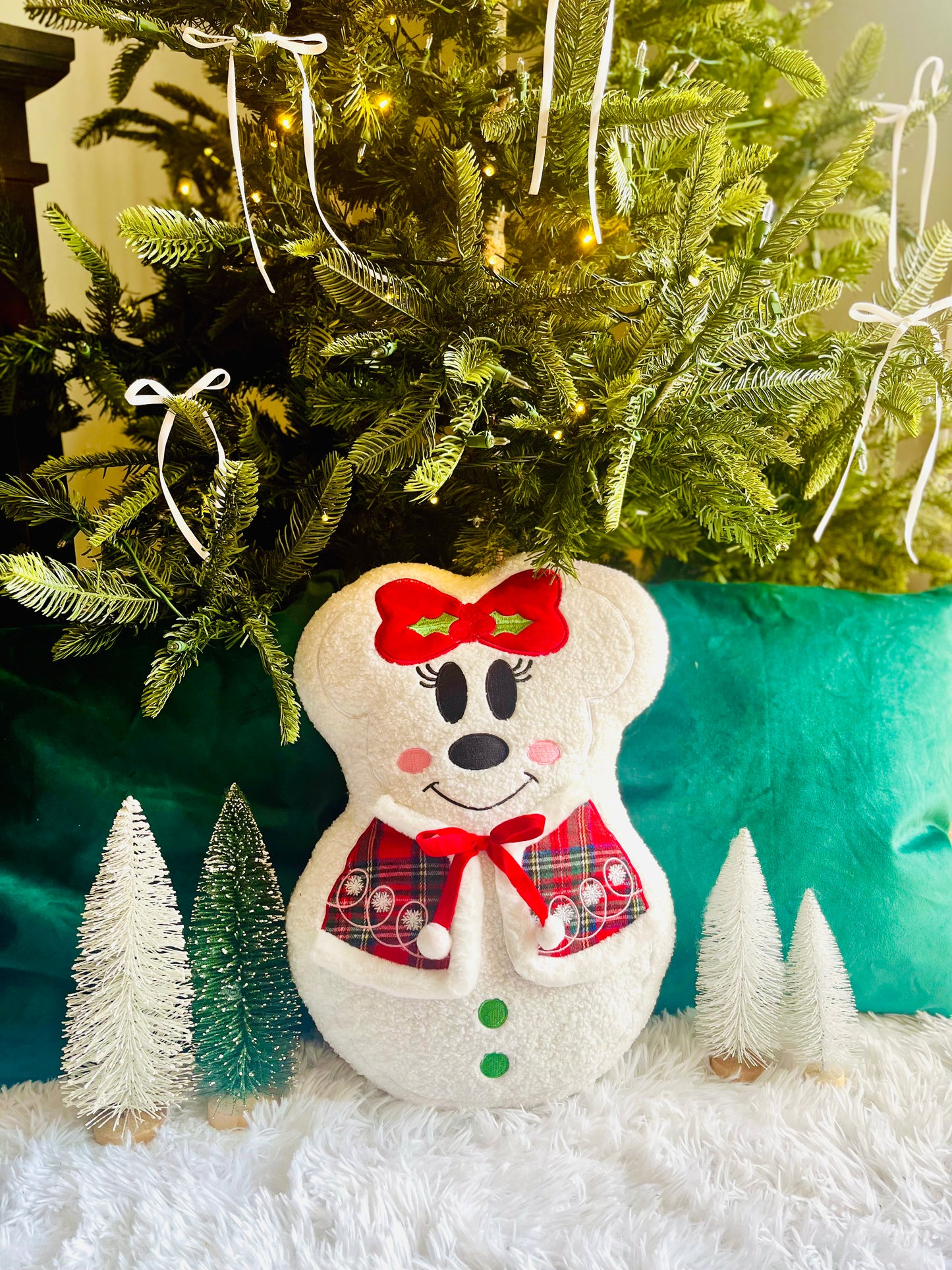 Magical Mouse Snowman Pillow- 𝗥𝗘𝗔𝗗𝗬 𝗧𝗢 𝗦𝗛𝗜𝗣 🎄