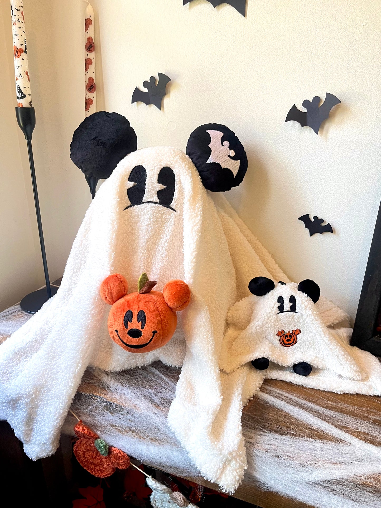 Mickey Ghosty keychain • pre order