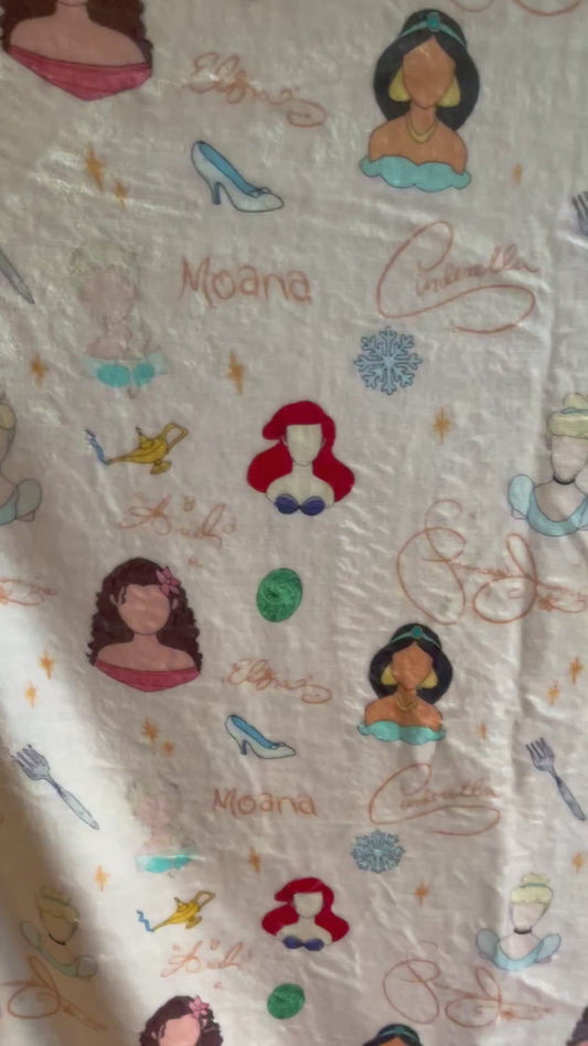 Princesses blanket - ready to ship. ( 30 x 40 )